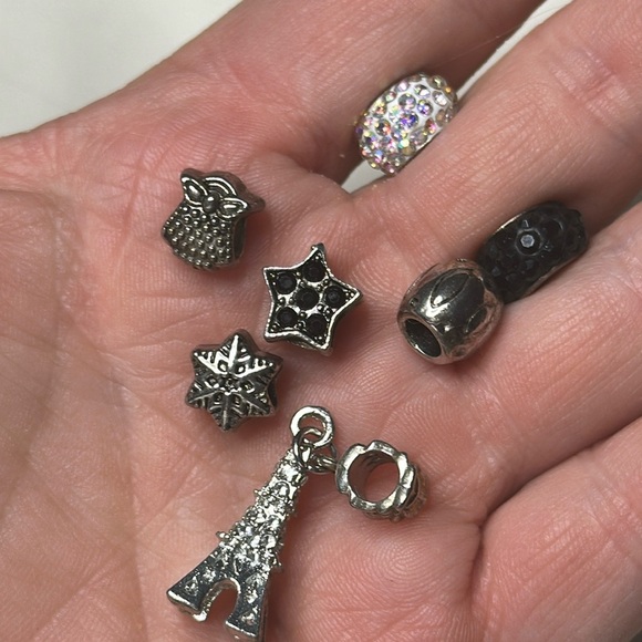7 Charms, owl, sparkly black and iridescent snowflake, star, Eiffel Tower - Picture 4 of 11